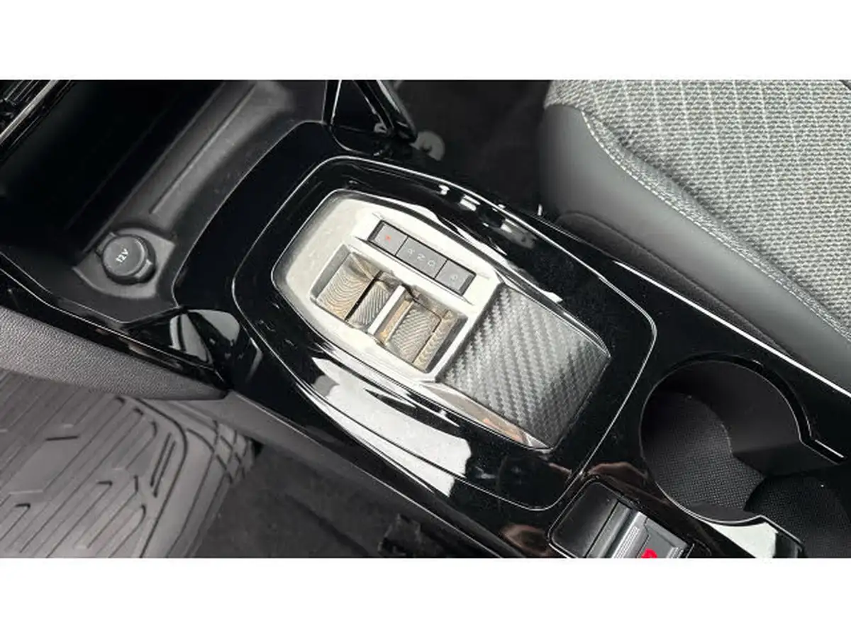 2024-peugeot-2008-suv-e-allure-136ps-50kwh-big-12