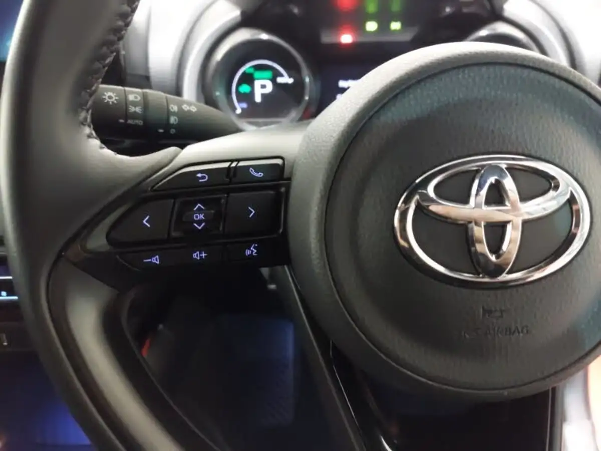 2021-toyota-yaris-15-vvt-i-launch-edition-big-9