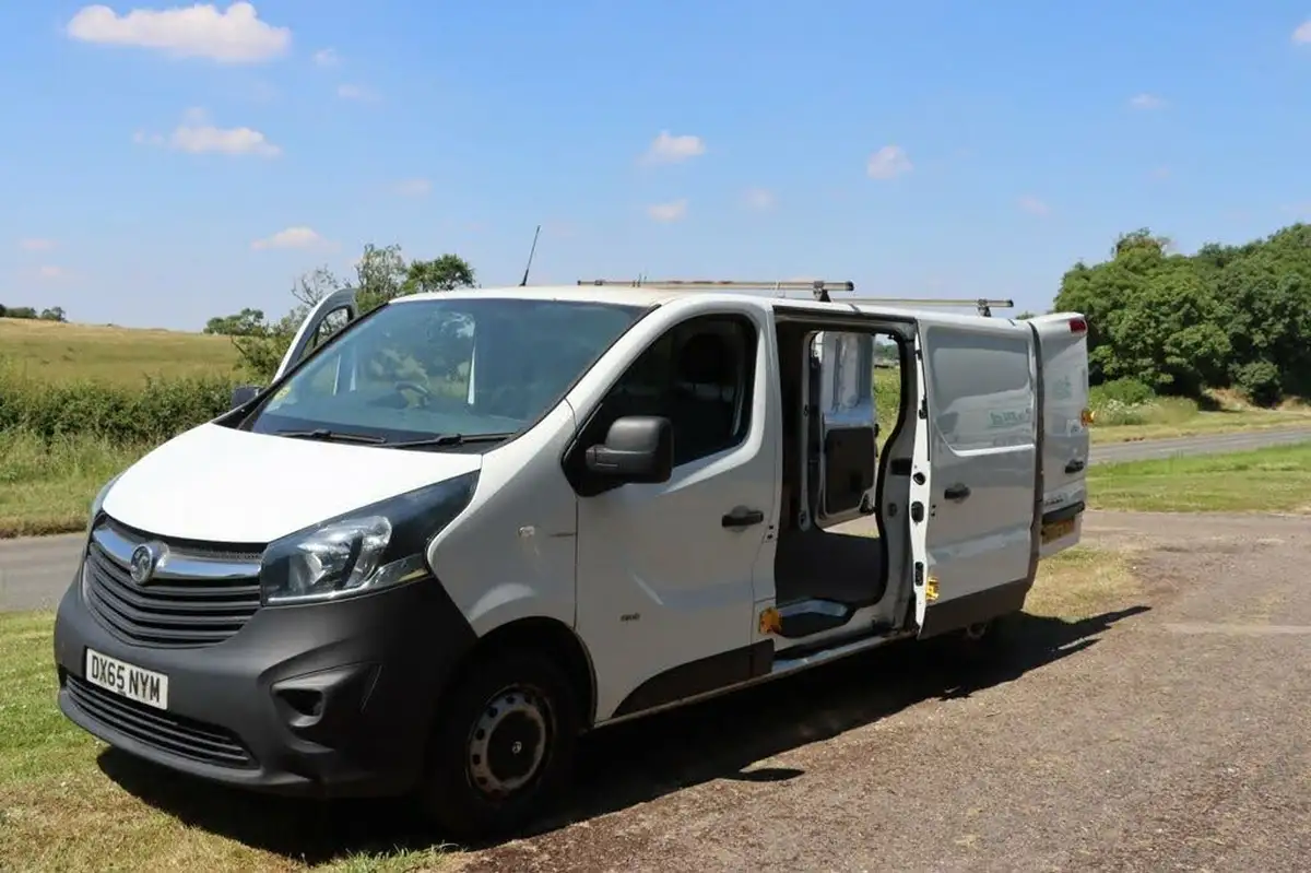 2015-vauxhall-vivaro-16cdti-2900-l2h1-115ps-refrigerated-van-big-15