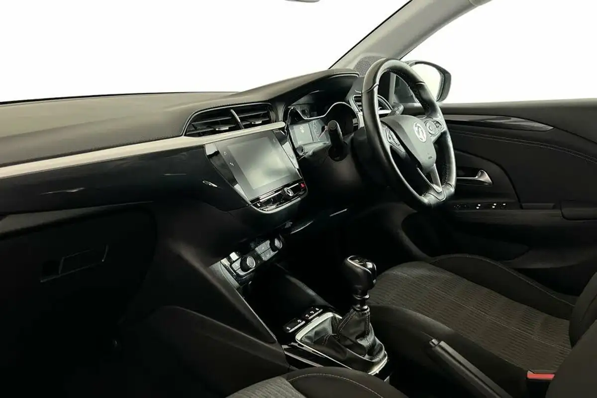2021-vauxhall-corsa-12-turbo-griffin-edition-big-10
