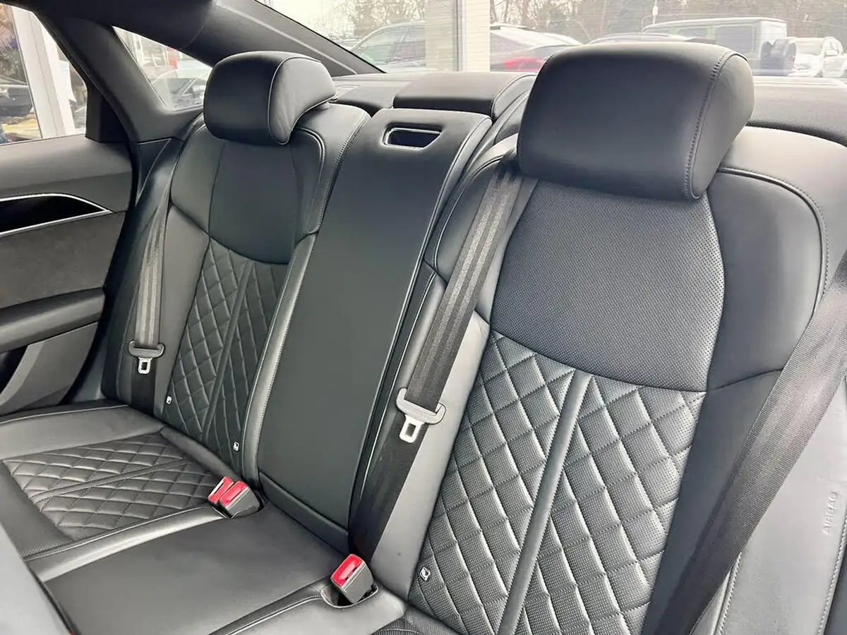2021-audi-a8-30-55-tfsi-black-edition-big-15
