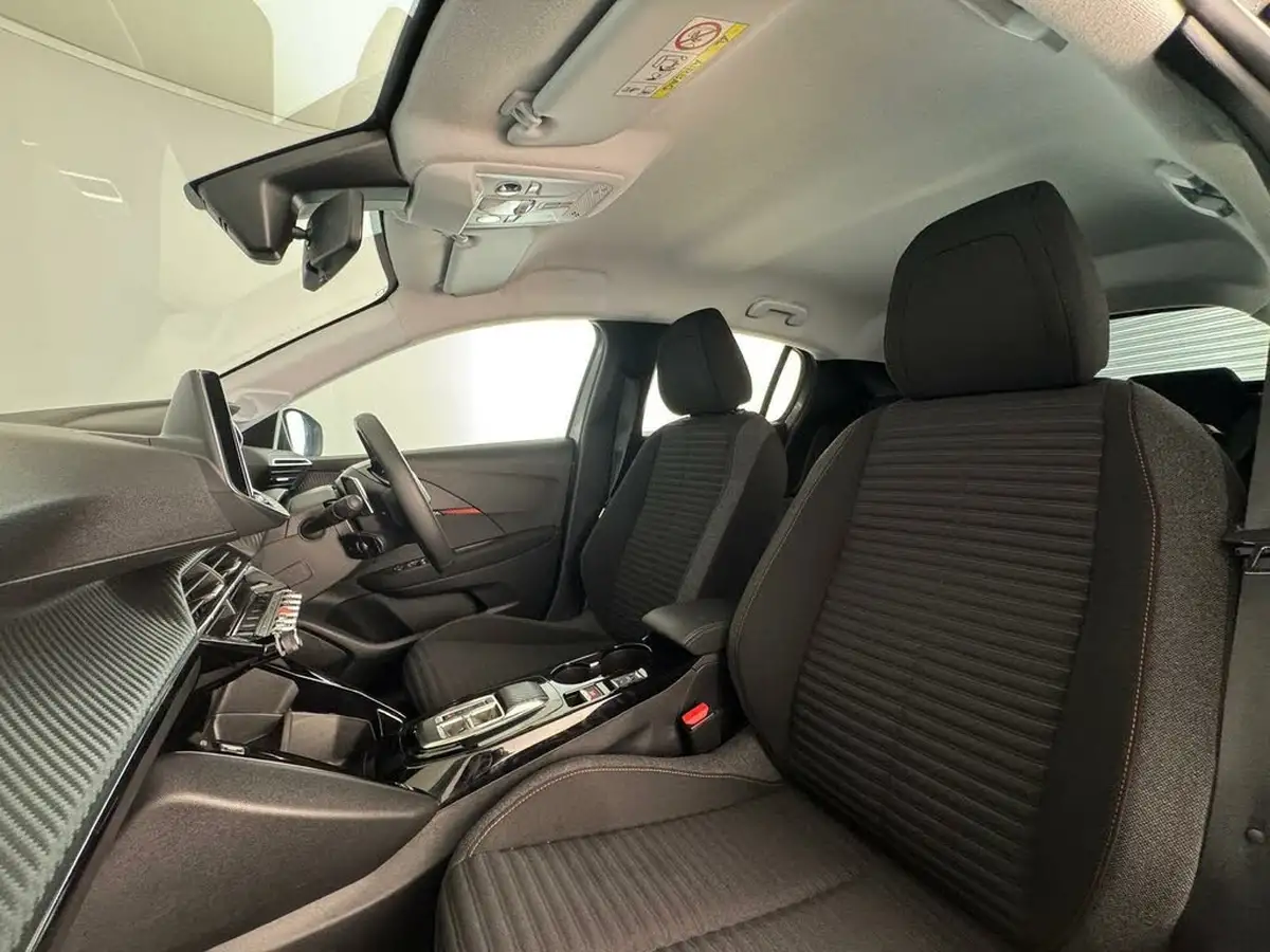 2023-peugeot-208-12-puretech-active-premium-100ps-eat8-big-39