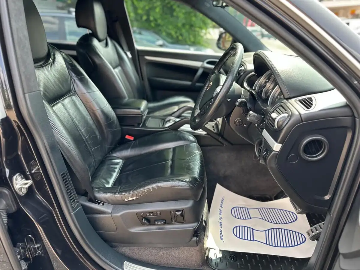 2004-porsche-cayenne-45-turbo-big-11