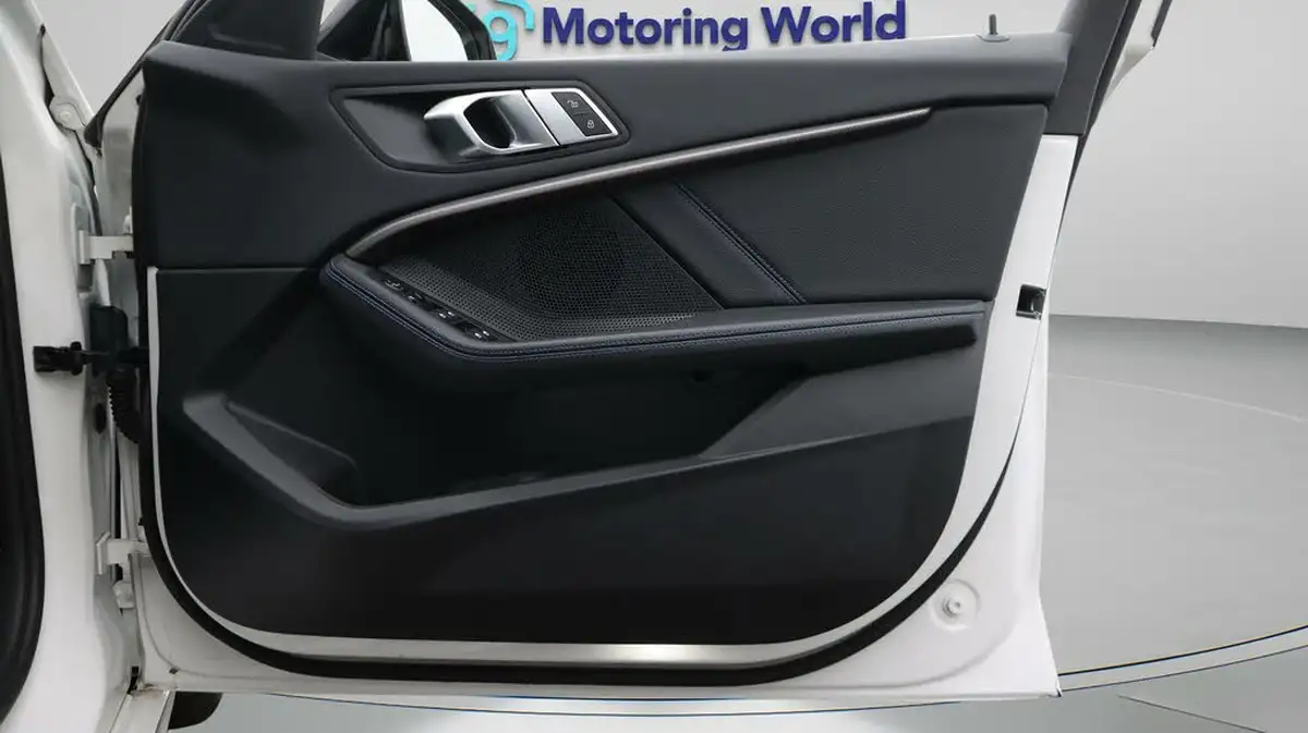 2022-bmw-1-series-15-118i-m-sport-lcp-dct-big-15