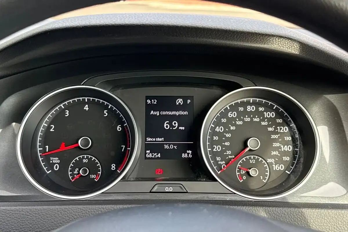 2017-volkswagen-golf-14-tsi-ss-estate-5d-dsg-big-10