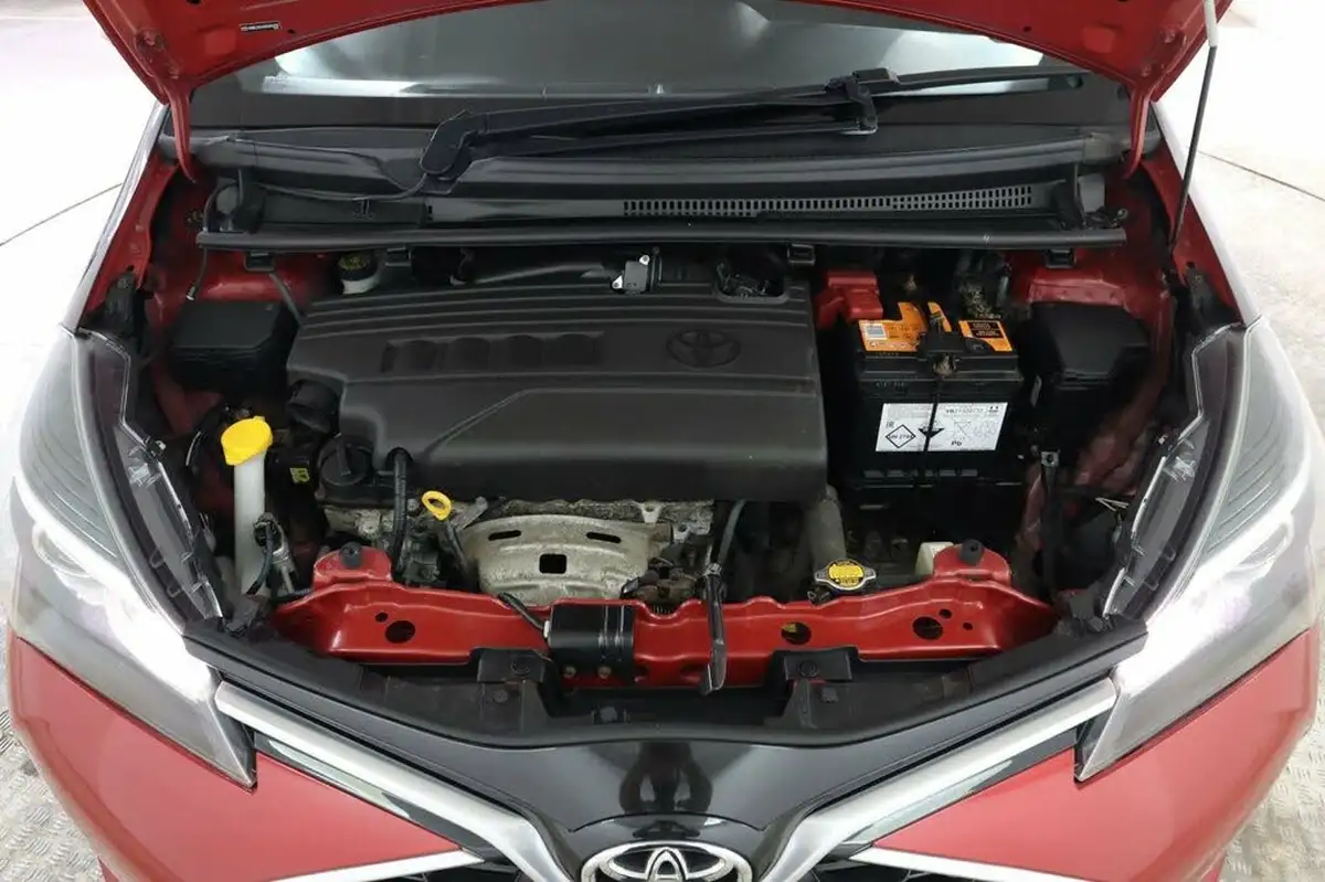 2016-toyota-yaris-133-design-big-9