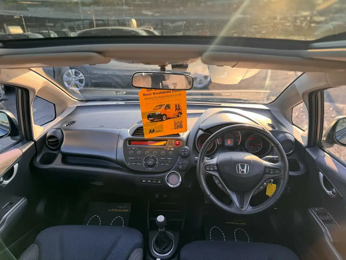 2011-honda-jazz-14-ex-big-9