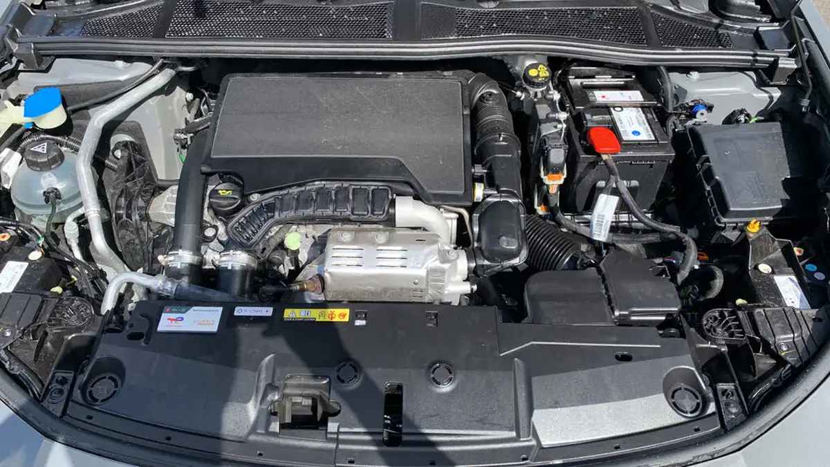 2024-peugeot-408-12-puretech-gt-130ps-ss-eat8-big-17