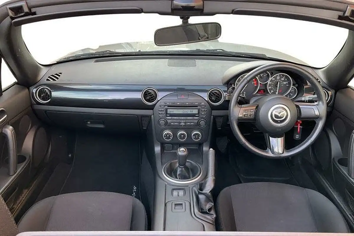 2014-mazda-mx-5-18-se-air-con-big-9
