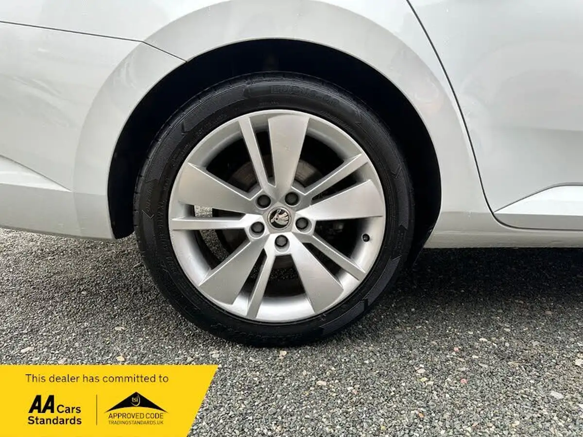2018-skoda-superb-20tdi-scr-se-l-executive-150ps-estate-dsg-big-60
