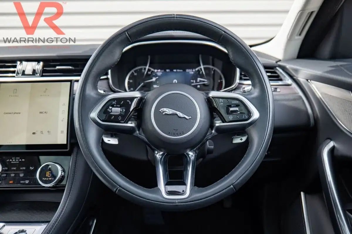 2021-jaguar-f-pace-20-d200-s-mhev-big-7
