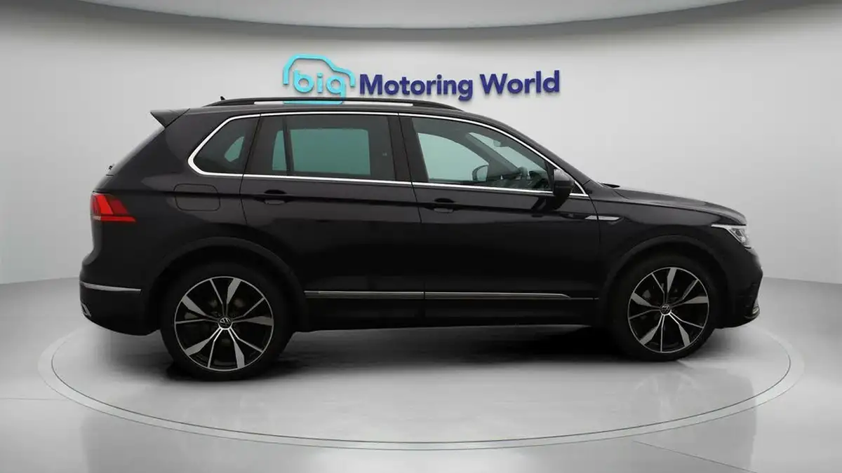 2021-volkswagen-tiguan-15-tsi-r-line-big-8