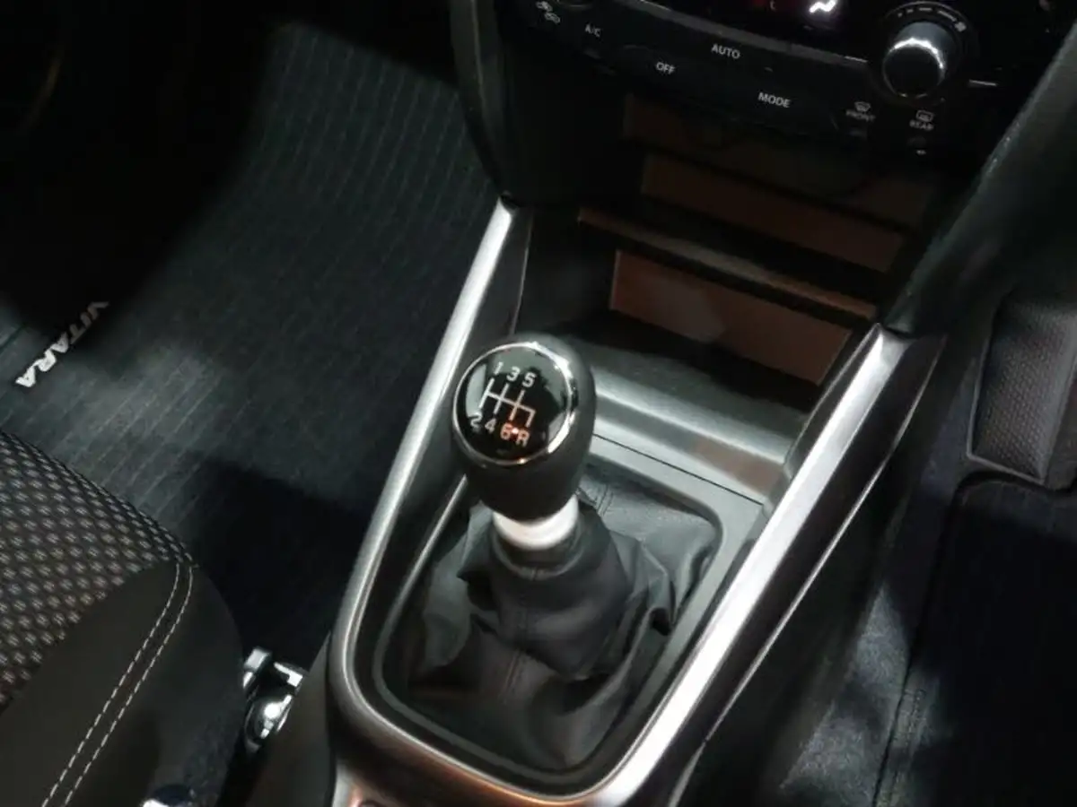 2022-suzuki-vitara-14-boosterjet-sz-t-big-14
