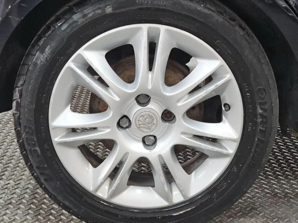 2010-vauxhall-corsa-12-sxi-85ps-ac-5d-big-8