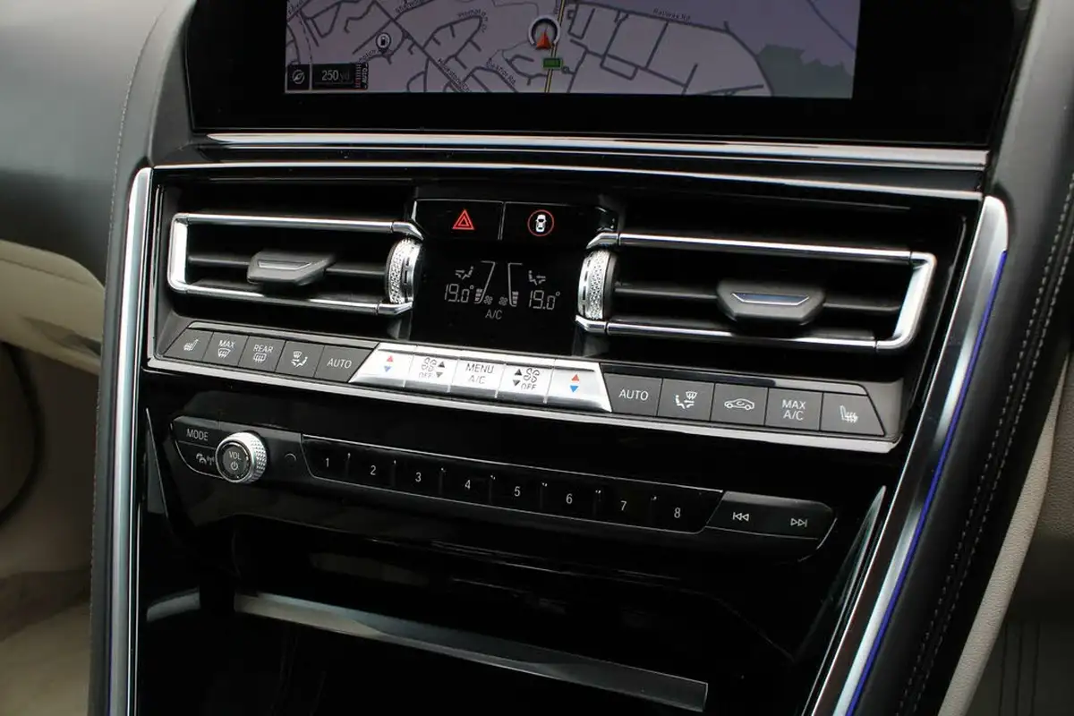 2018-bmw-8-series-30td-840d-xdrive-coupe-big-19