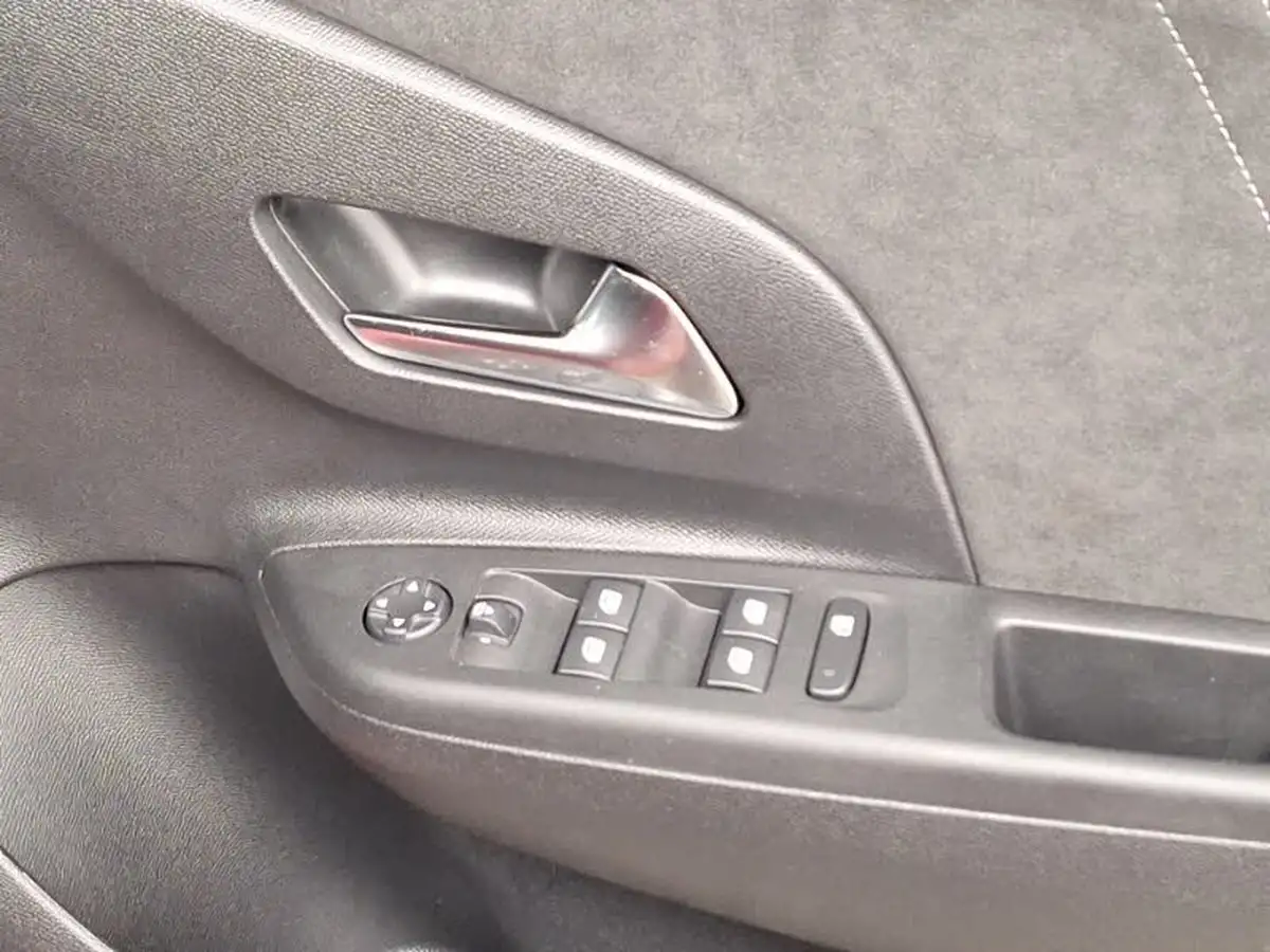 2023-vauxhall-corsa-12-turbo-ultimate-130ps-auto-big-13
