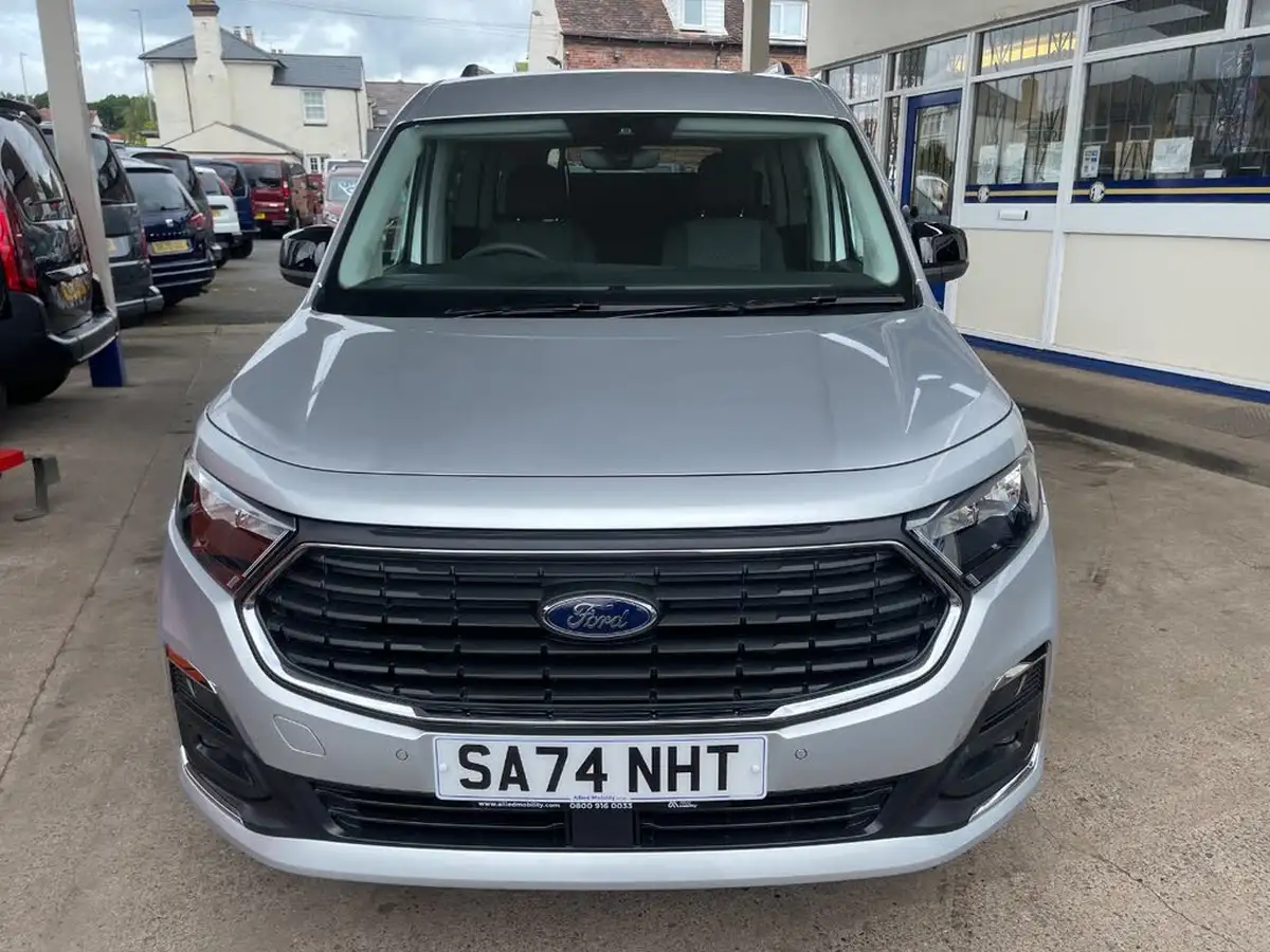 2024-ford-tourneo-connect-20-titanium-big-13