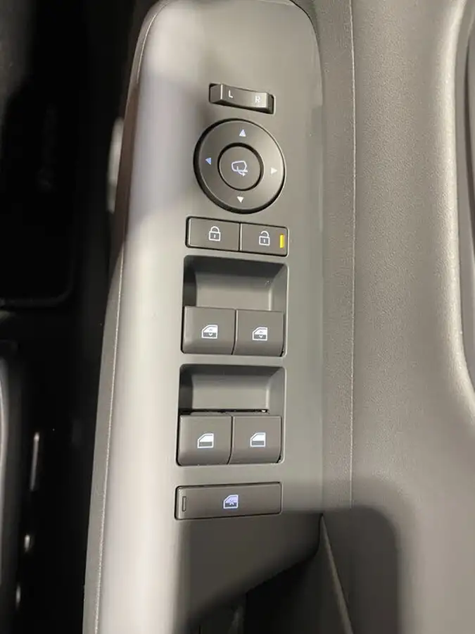 2024-hyundai-kona-e-ultimate-218ps-65kwh-big-36