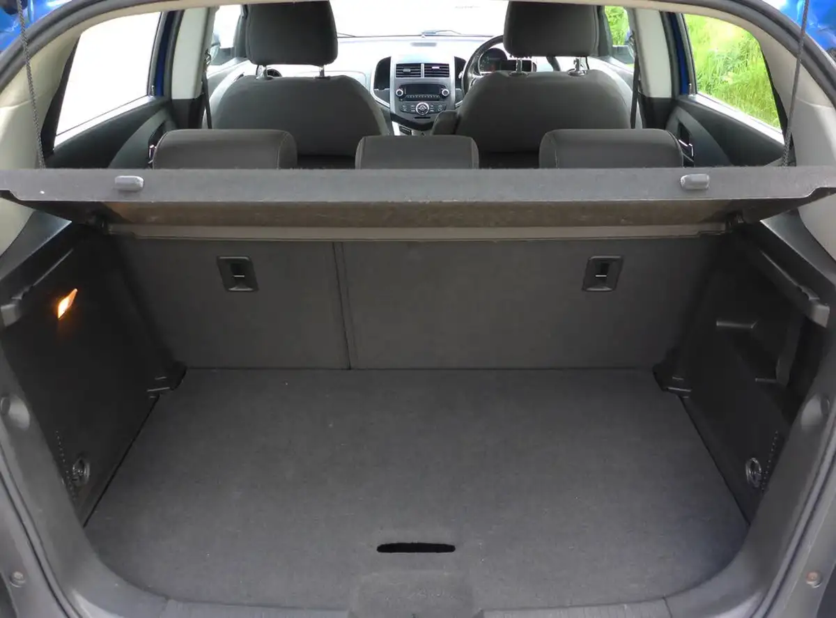 2012-chevrolet-aveo-14-ltz-100ps-auto-big-3