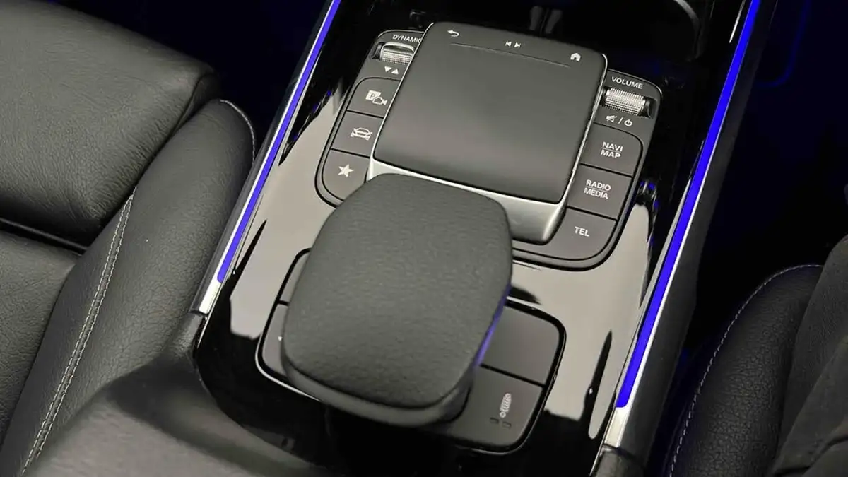 2020-mercedes-benz-glb-class-20-glb35-amg-premium-plus-big-44