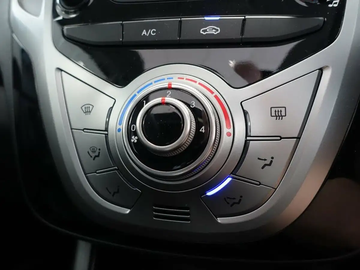 2016-hyundai-ix20-14-premium-big-27