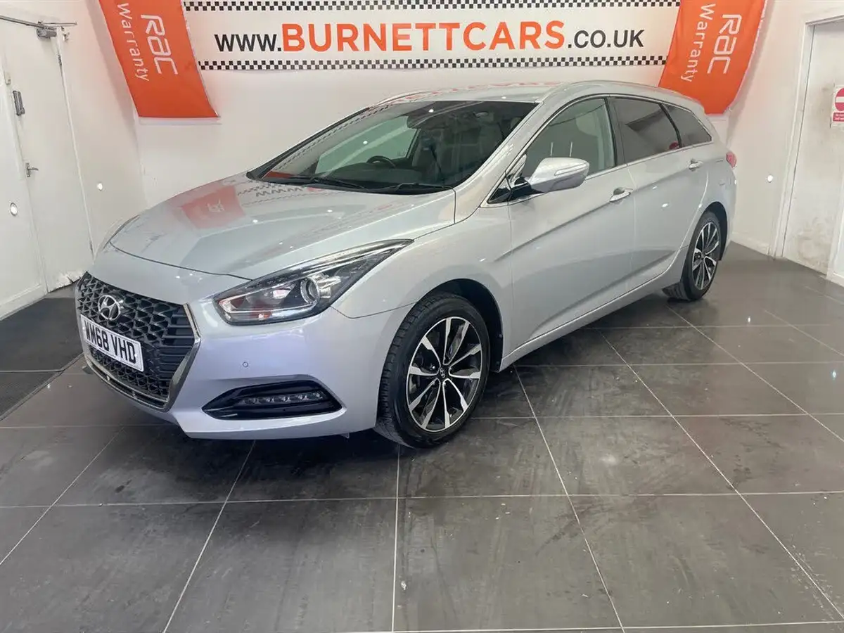 2019-hyundai-i40-16crdi-se-nav-115ps-tourer-5d-big-0