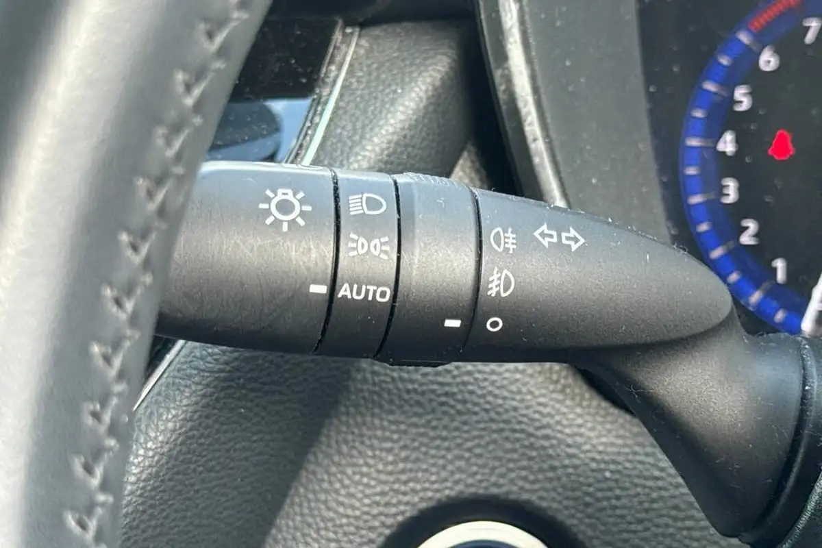 2020-toyota-corolla-20-vvt-i-excel-trk-hatchback-big-32