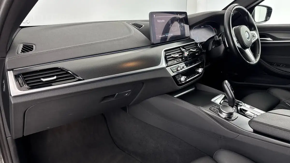 2022-bmw-5-series-20-530e-m-sport-touring-5d-big-9