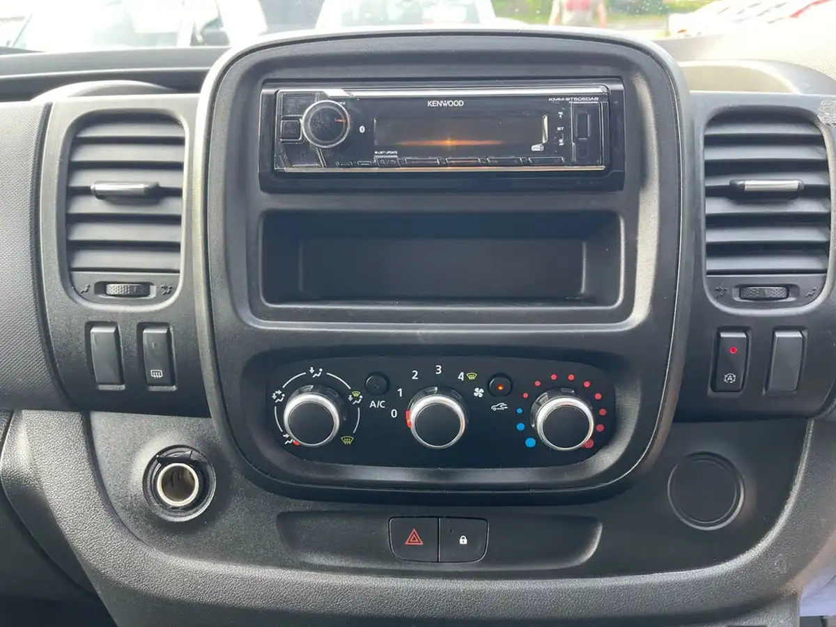 2021-renault-trafic-20dci-ll30-energy-120-business-panel-big-13