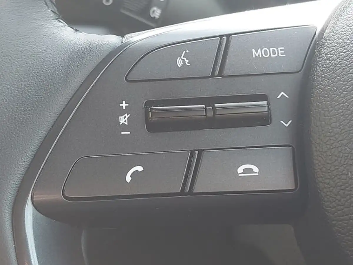 2024-hyundai-bayon-10-t-gdi-premium-120ps-48-volt-mhev-dct-big-17