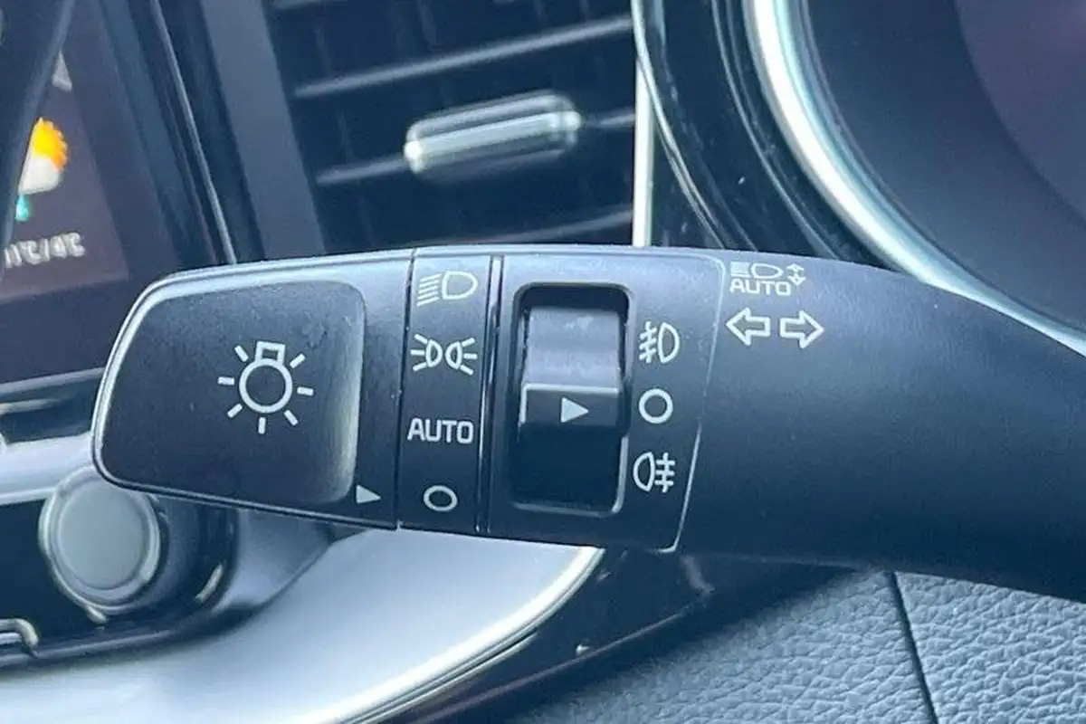 2020-kia-ceed-10-t-gdi-gt-line-big-13