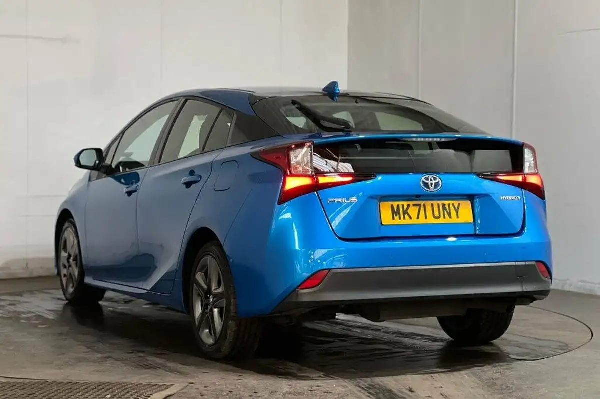 2021-toyota-prius-18-vvt-i-business-edition-plus-awd-cvt-big-22