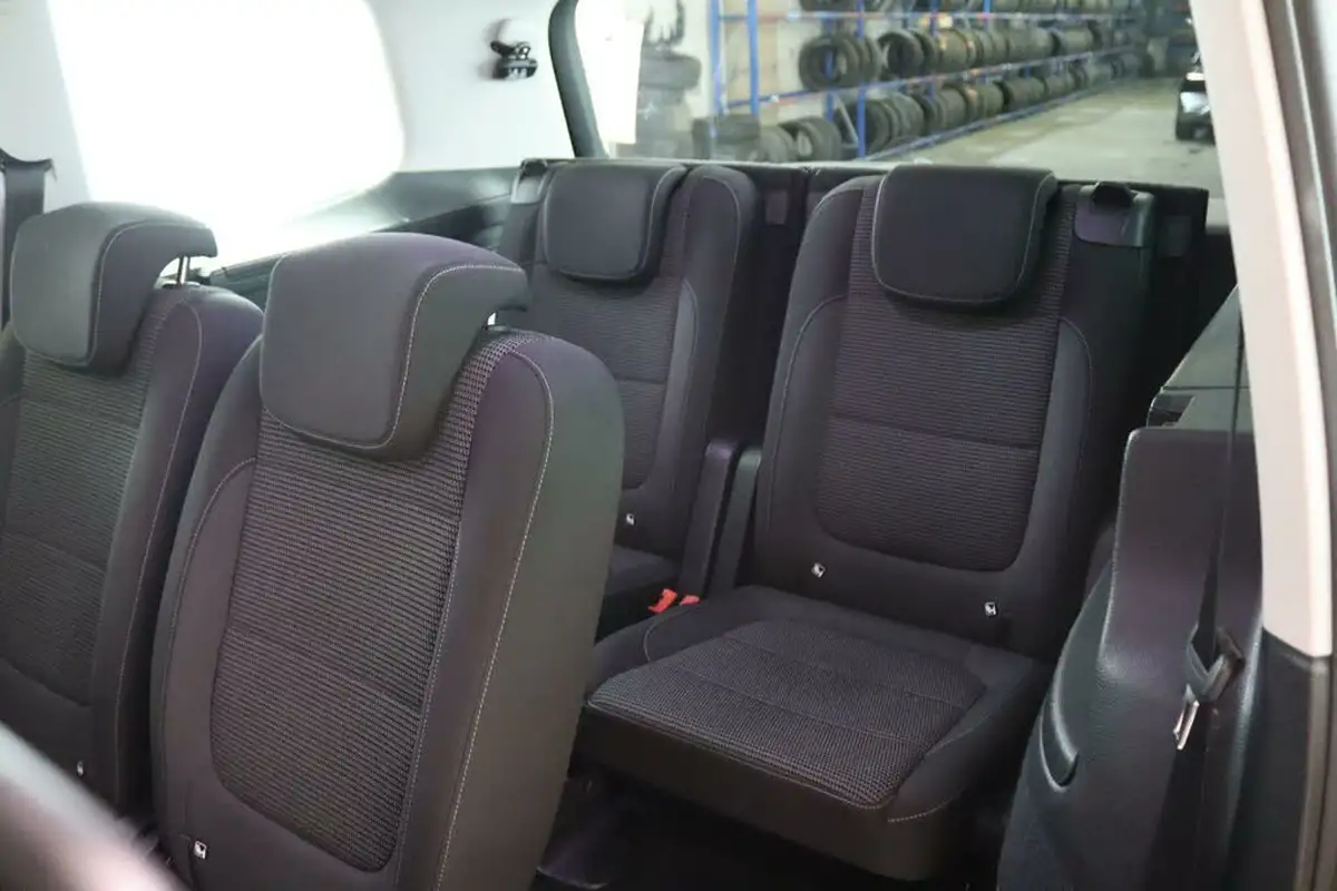 2020-volkswagen-sharan-20tdi-se-nav-150ps-dsg-big-11