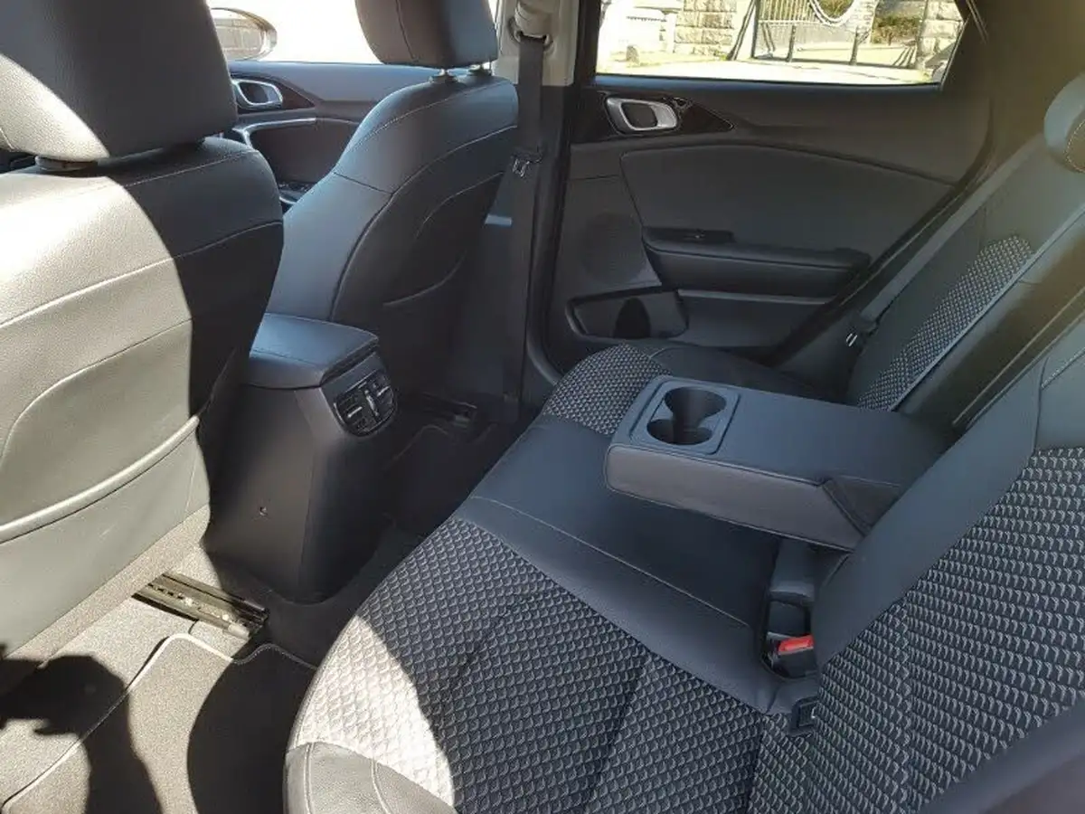 2022-kia-xceed-10-t-gdi-connect-big-5