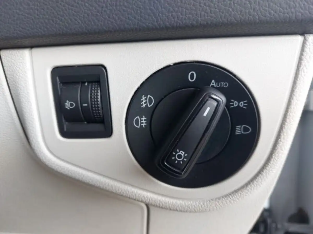 2018-volkswagen-polo-10-beats-60ps-5d-big-13