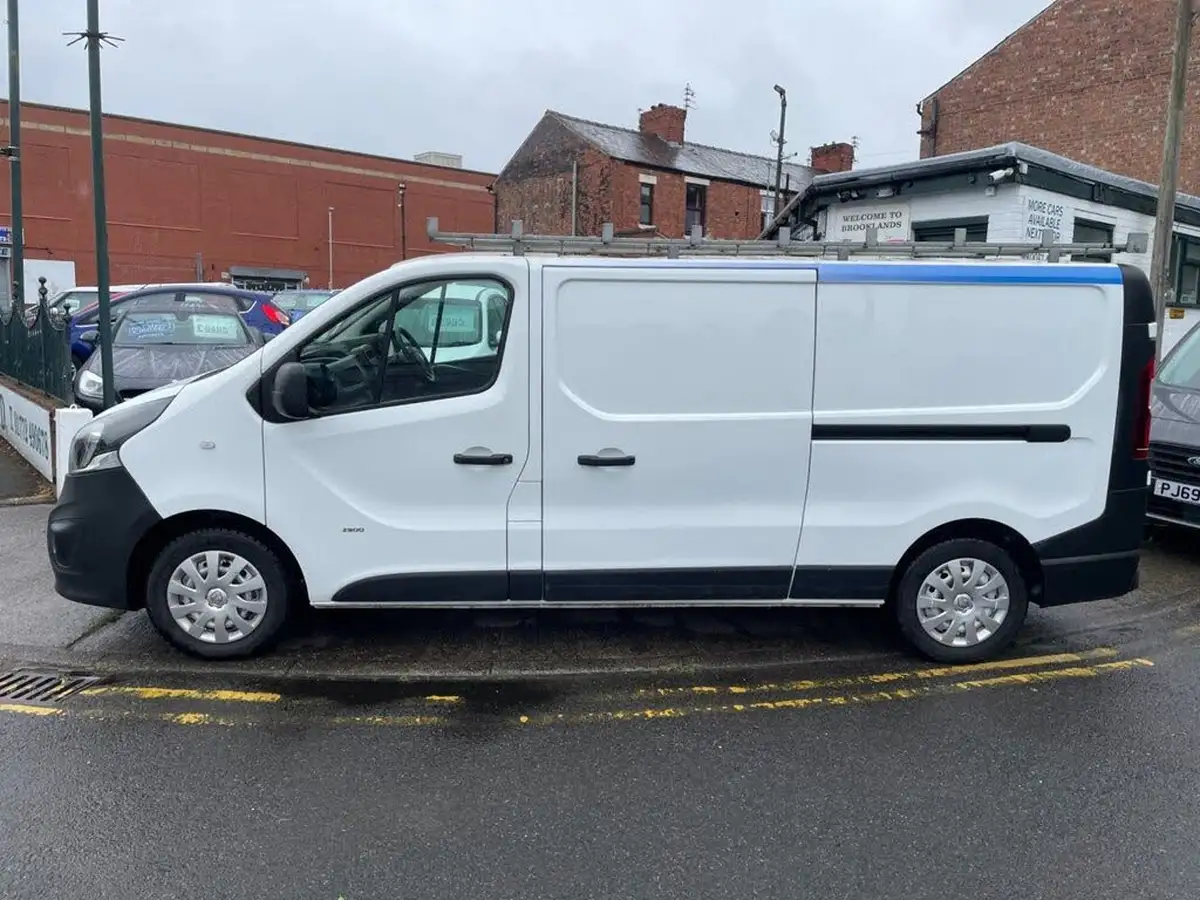 2015-vauxhall-vivaro-16cdti-2900-l2h1-115ps-refrigerated-van-big-7