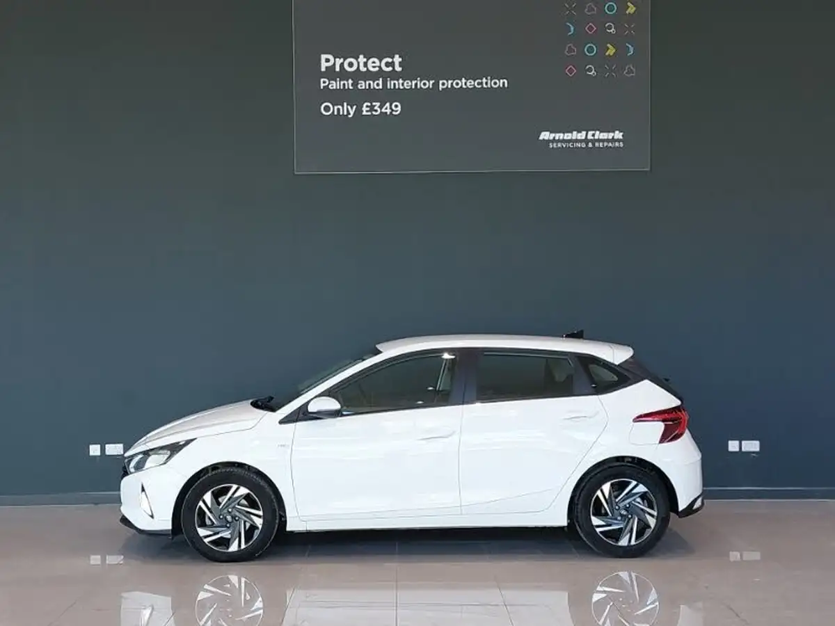 2022-hyundai-i20-10-t-gdi-se-connect-dct-big-3