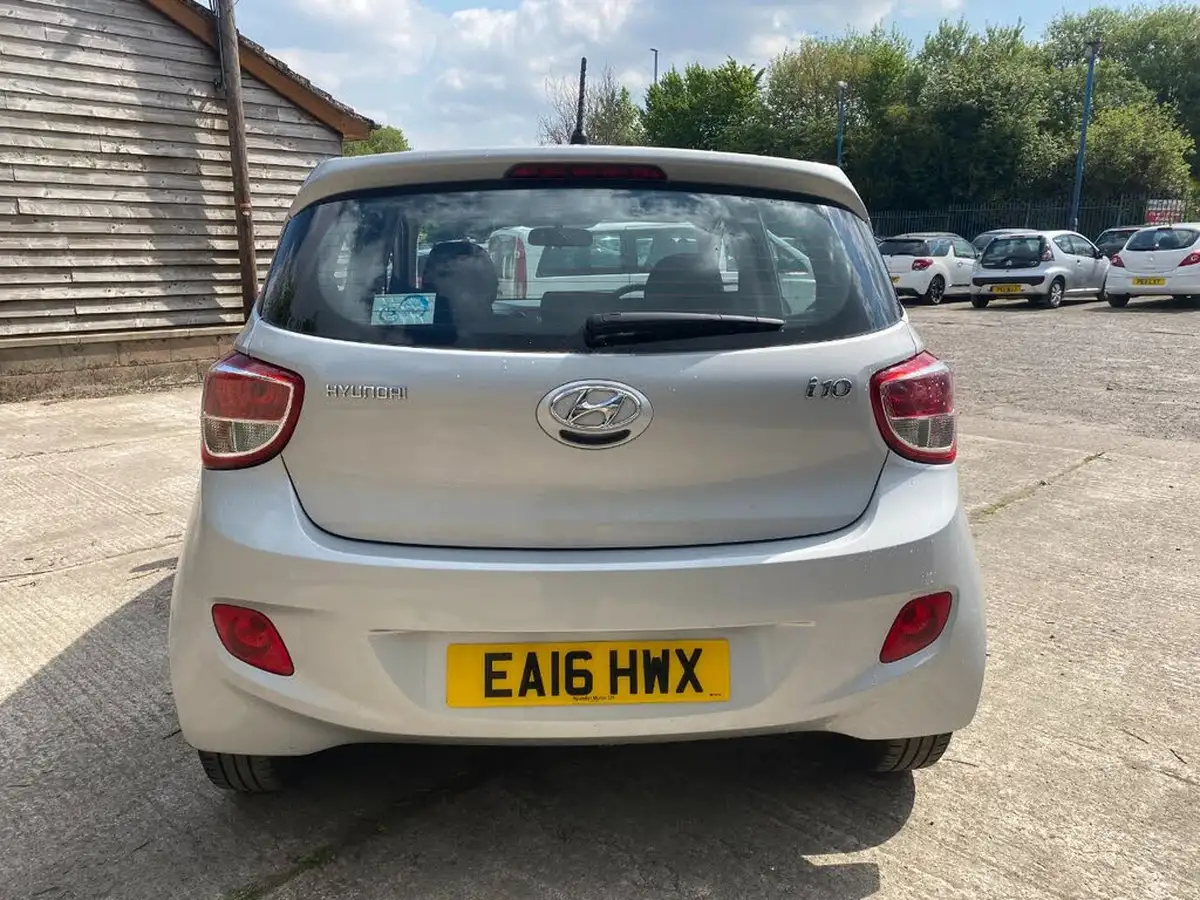 2016-hyundai-i10-12-se-big-3