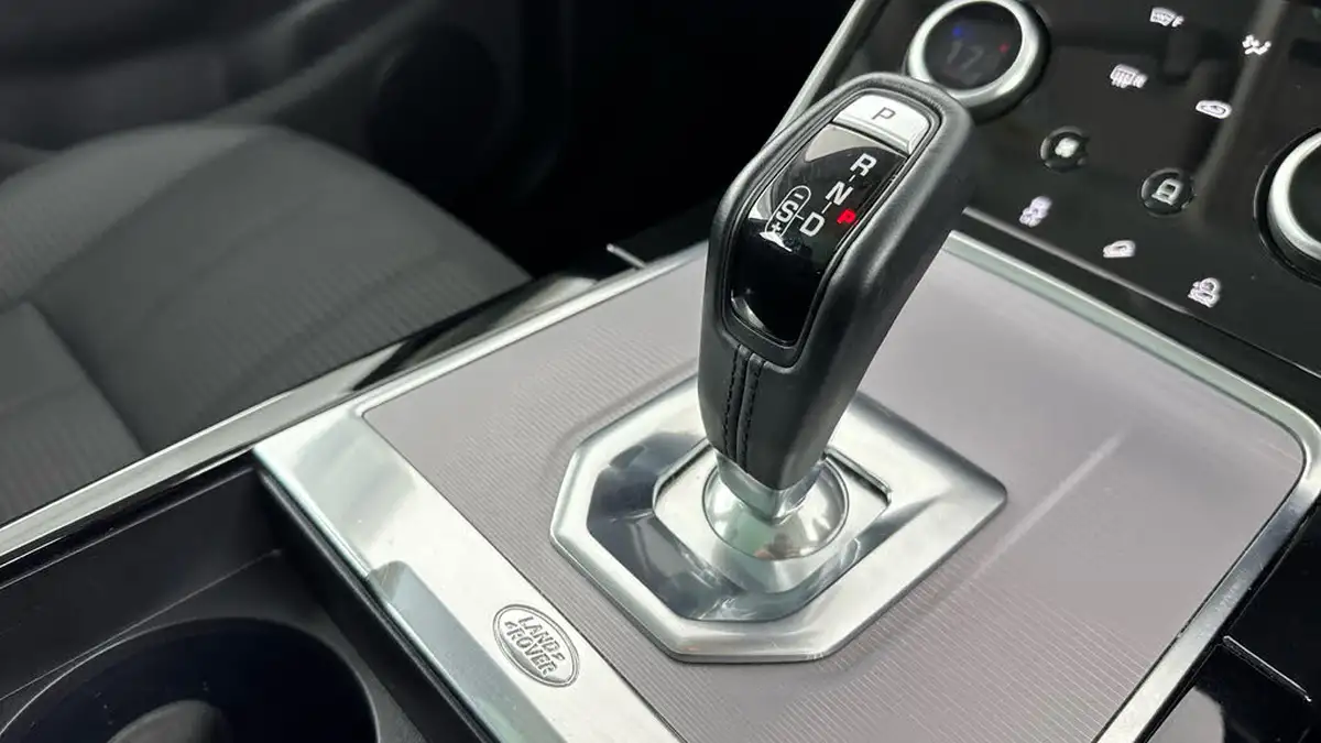 2021-land-rover-range-rover-evoque-20-p200-big-15