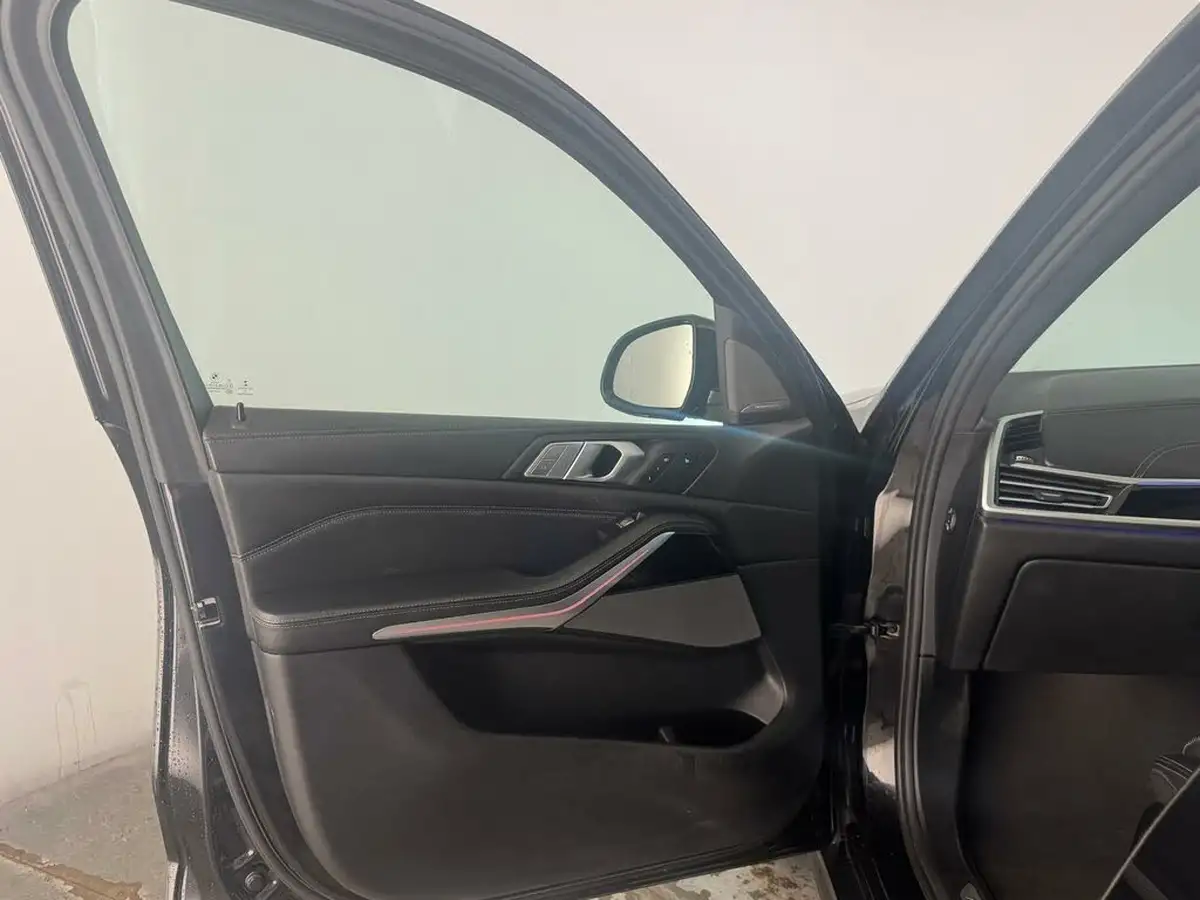 2019-bmw-x7-30-xdrive40i-m-sport-big-8