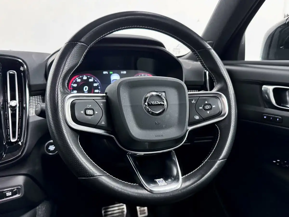 2019-volvo-xc40-20-t5-r-design-pro-big-35