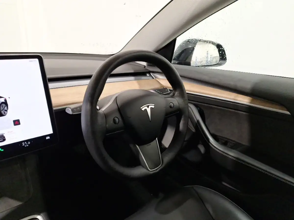 2022-tesla-model-3-e-long-range-big-9