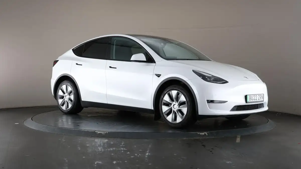2022-tesla-model-y-e-long-range-big-55