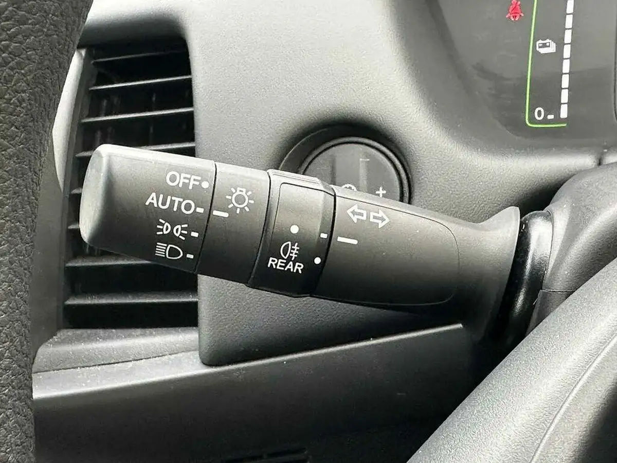 2023-honda-jazz-15-i-mmd-sr-big-11