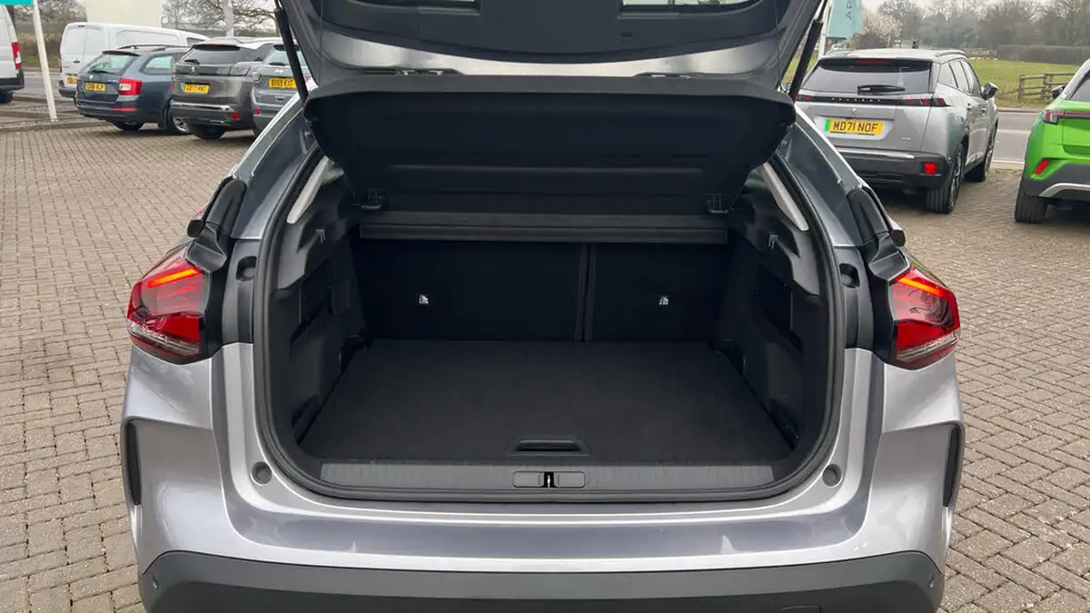 2022-citroen-c4-12-puretech-shine-130ps-big-19