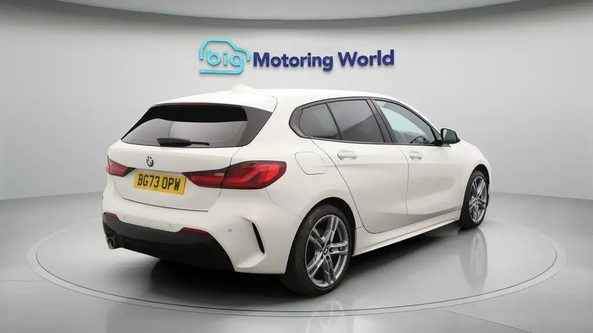 2023-bmw-1-series-15-118i-m-sport-lcp-dct-big-7
