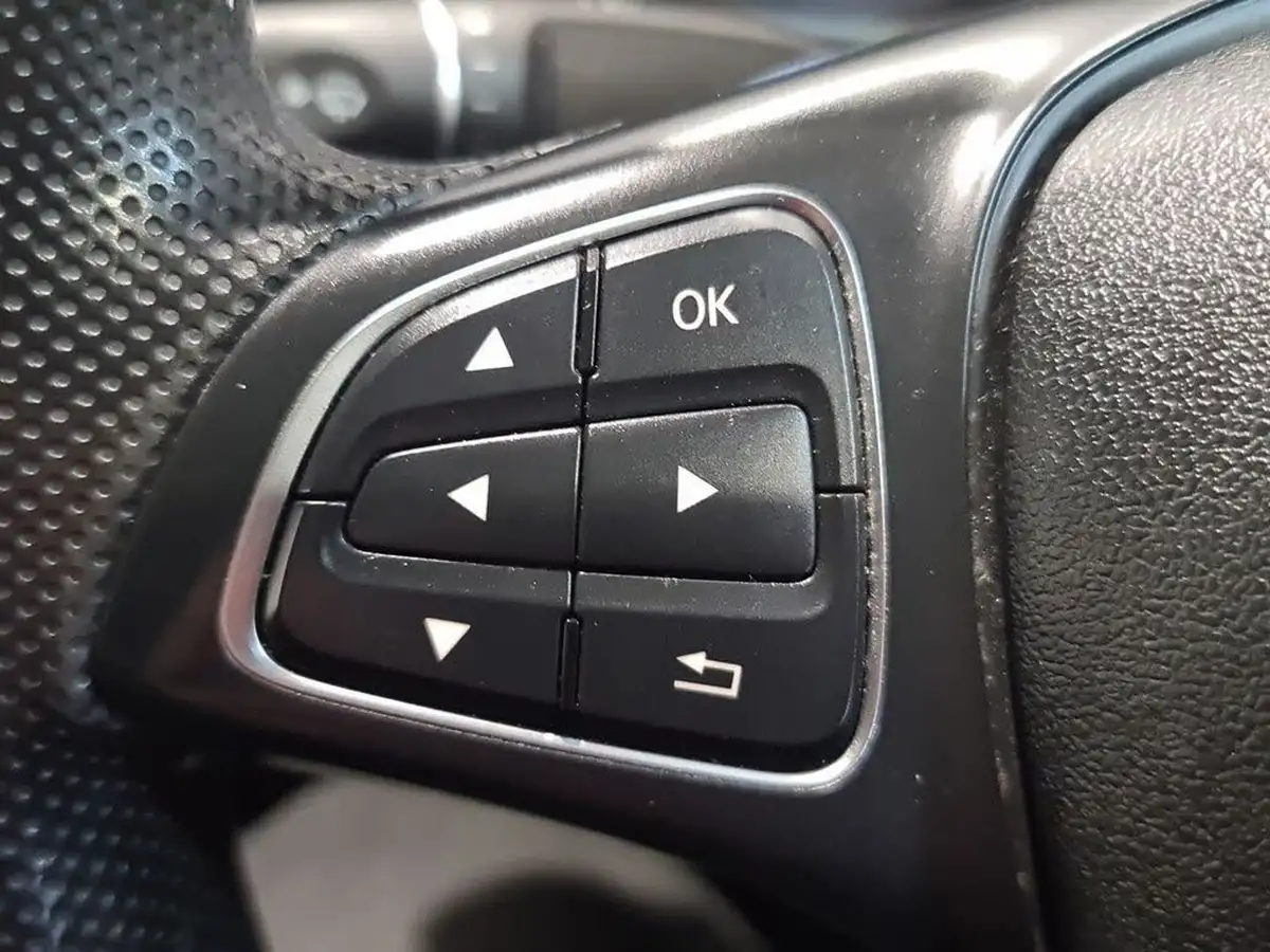 2021-mercedes-benz-vito-18-cdi-114-progressive-l2-panel-big-23