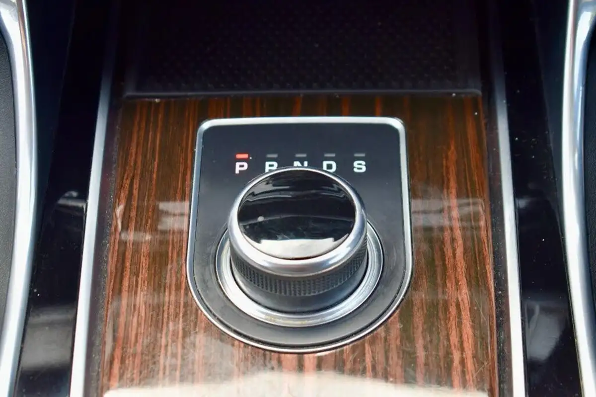 2016-jaguar-xf-20td-portfolio-180ps-auto-big-52