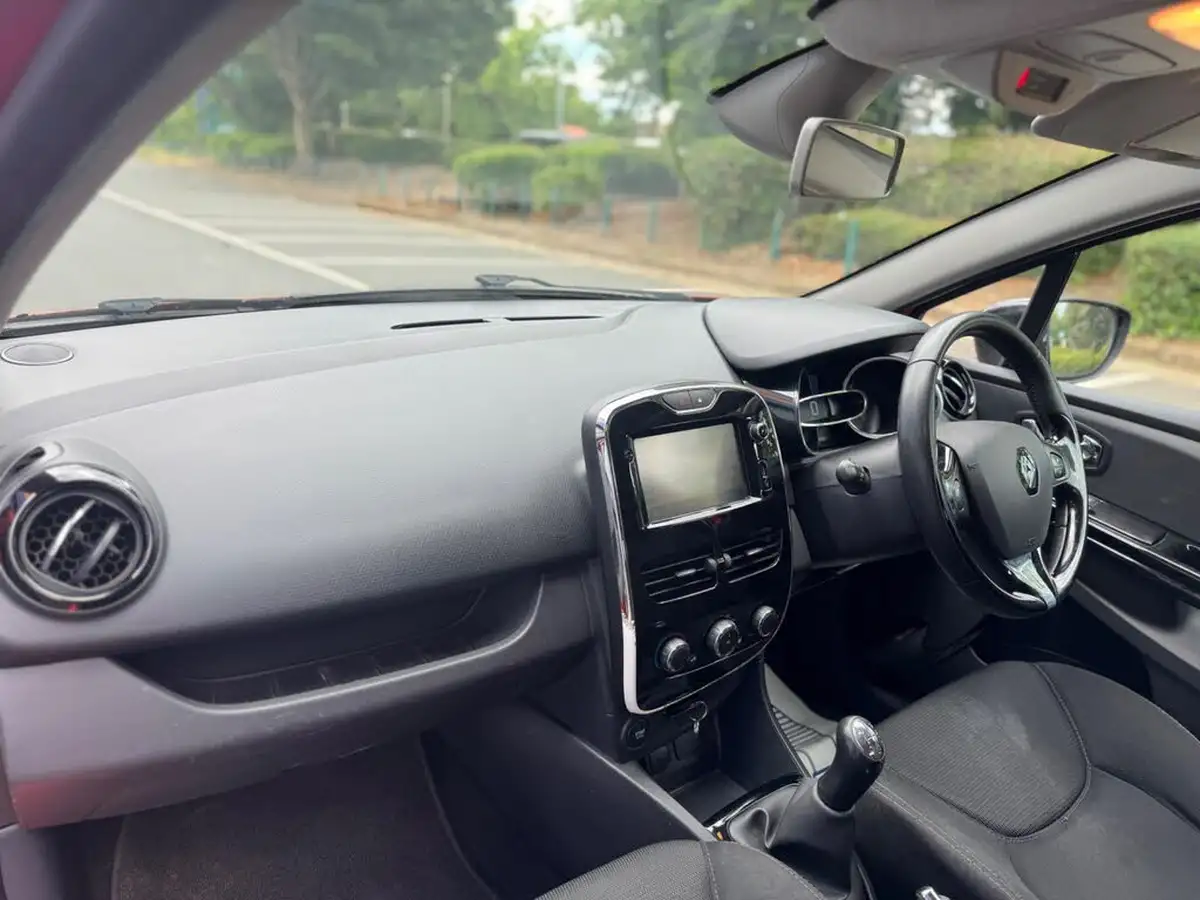 2014-renault-clio-12-dynamique-big-45