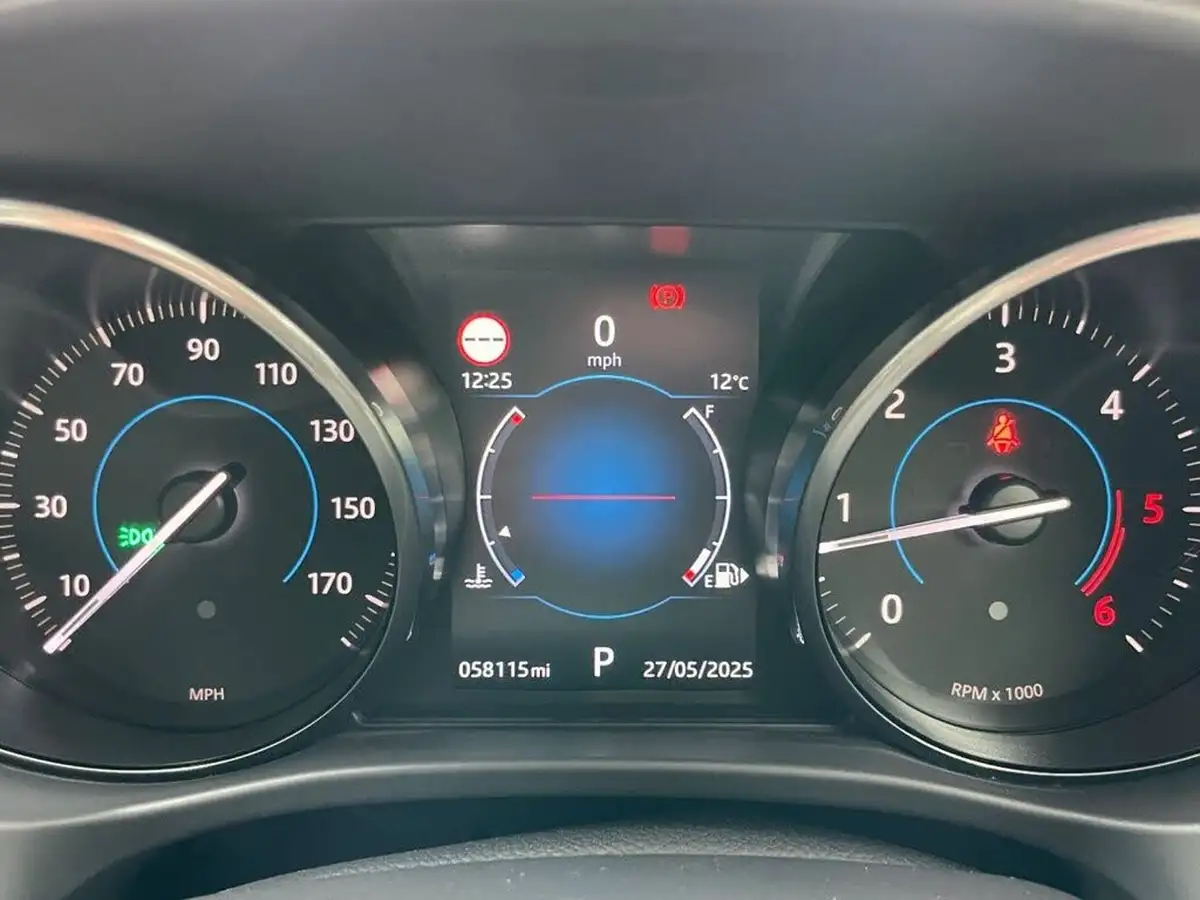 2017-jaguar-f-pace-20-i4d-portfolio-180ps-awd-auto-big-37